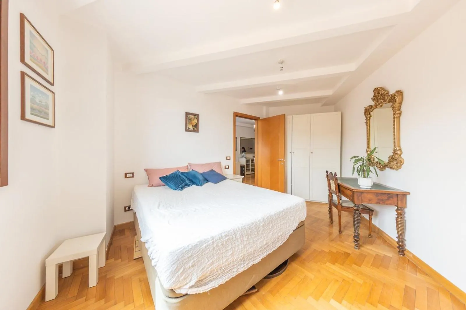 Aura 12 Apartment Frascati 0*,  Italy
