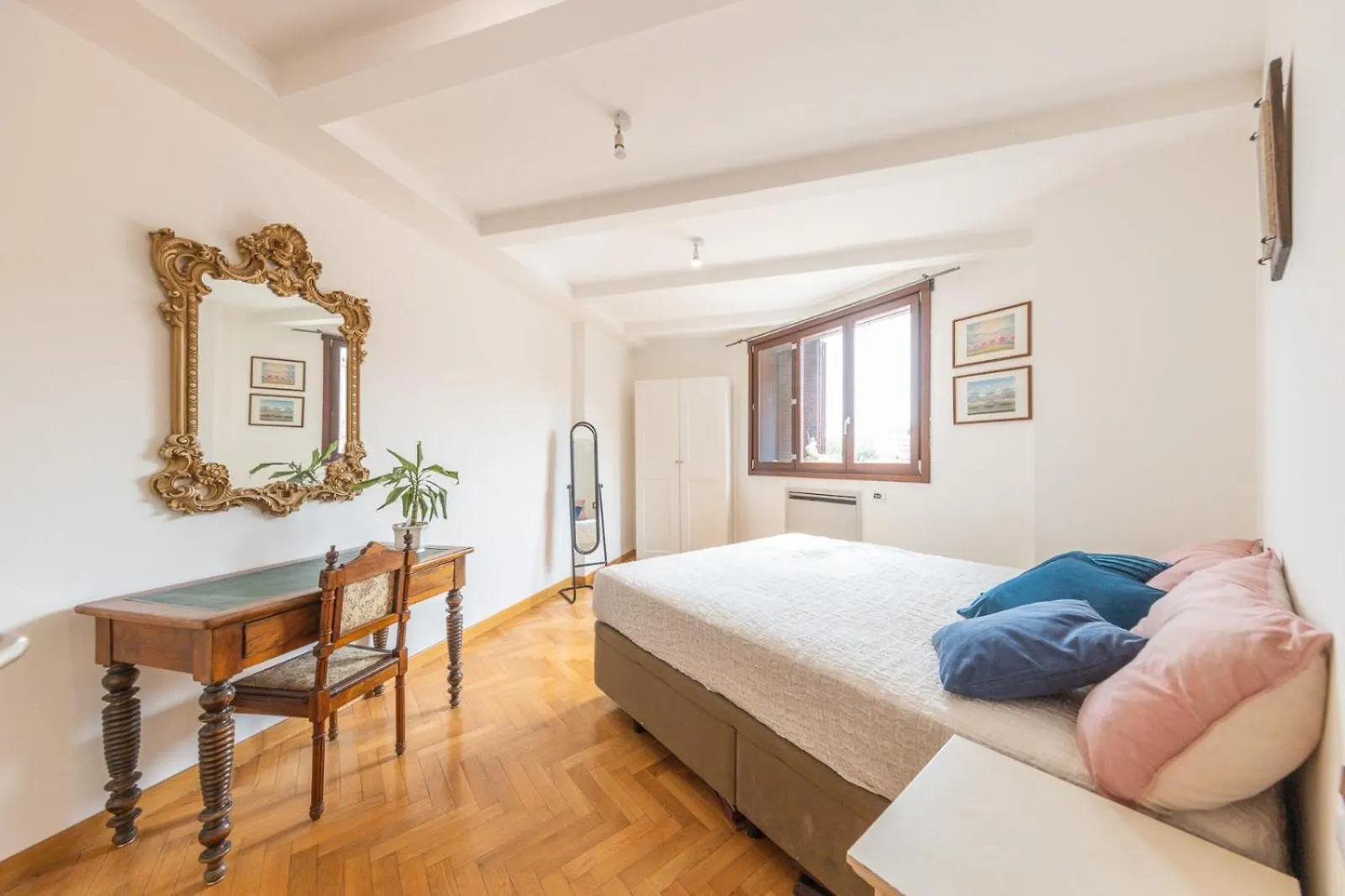 Aura 12 Apartment Frascati Italy