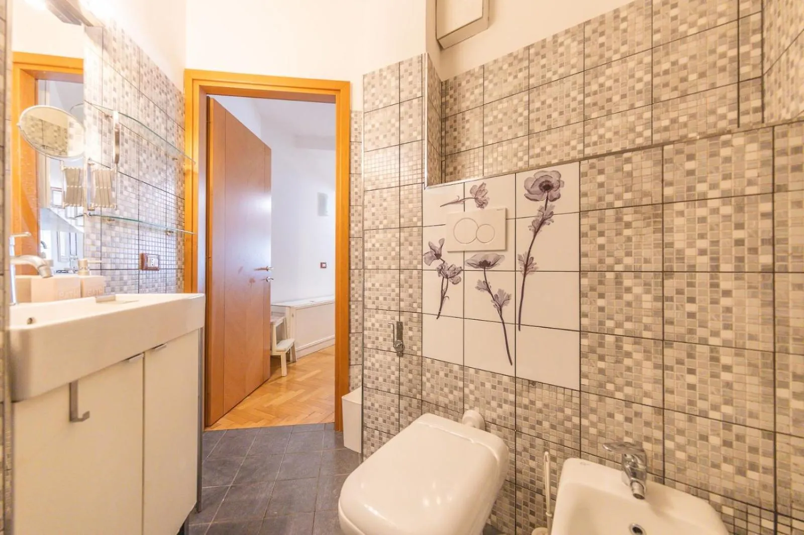 Aura 12 Apartment Frascati 0*,  Italy